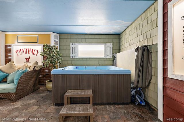 328 S Broadway Street, Lake Orion, MI 48362