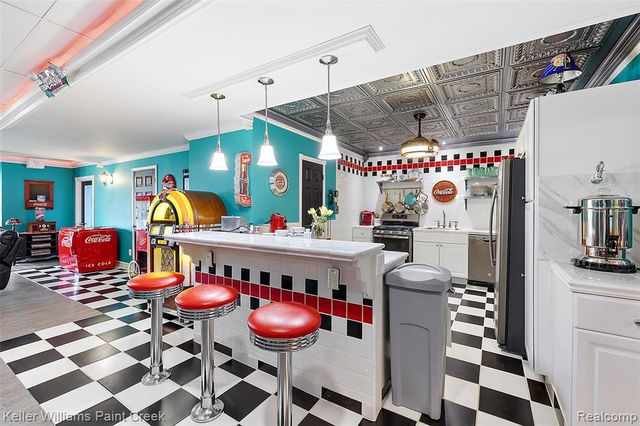 328 S Broadway Street, Lake Orion, MI 48362