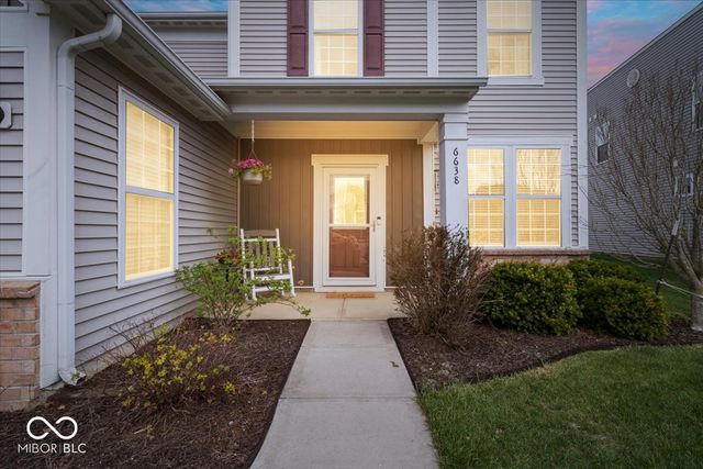 6638 Keepsake Drive, Whitestown, IN 46075