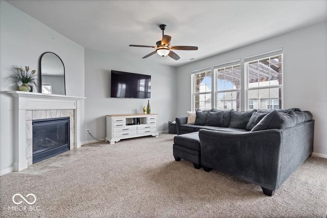 6638 Keepsake Drive, Whitestown, IN 46075