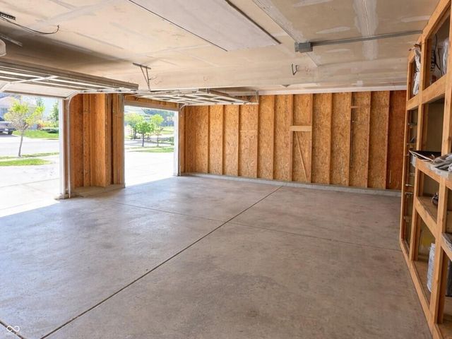 6638 Keepsake Drive, Whitestown, IN 46075