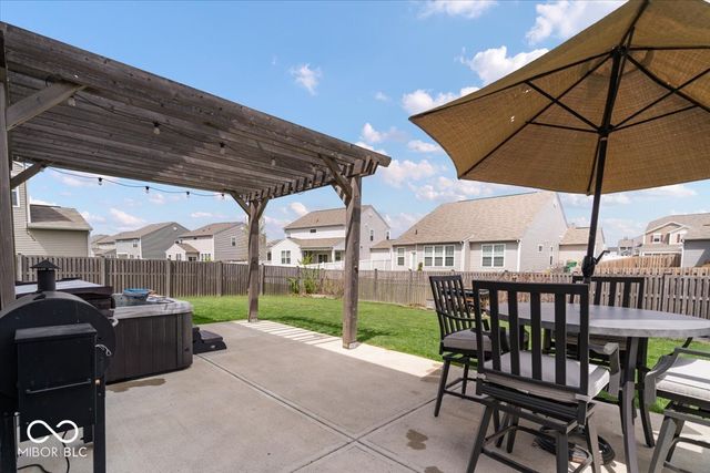 6638 Keepsake Drive, Whitestown, IN 46075