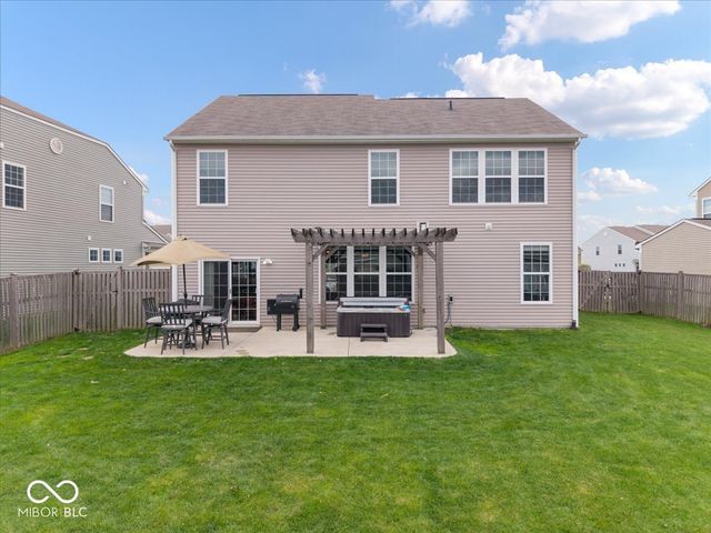 6638 Keepsake Drive, Whitestown, IN 46075