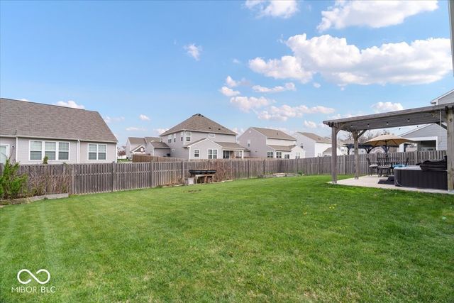 6638 Keepsake Drive, Whitestown, IN 46075