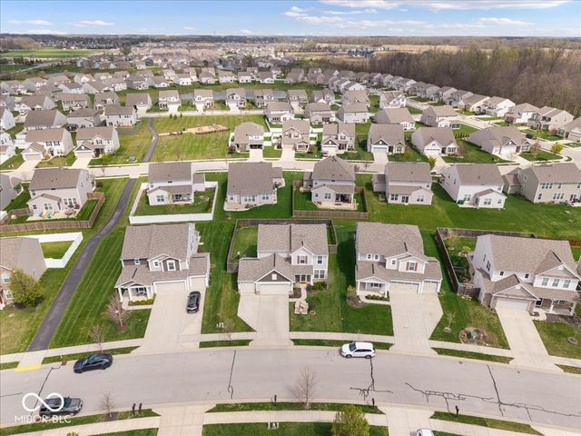 6638 Keepsake Drive, Whitestown, IN 46075