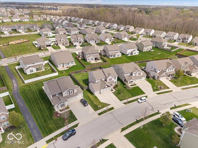 6638 Keepsake Drive, Whitestown, IN 46075