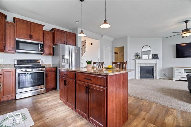 6638 Keepsake Drive, Whitestown, IN 46075