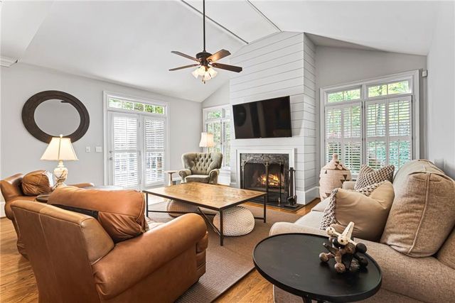 885 Carlton Ridge NE, Atlanta, GA 30342