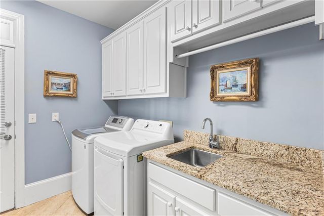 885 Carlton Ridge NE, Atlanta, GA 30342