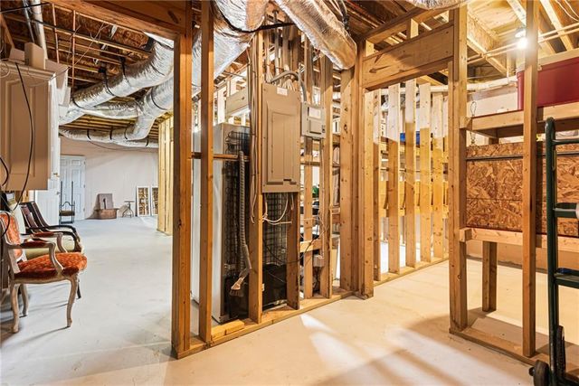 885 Carlton Ridge NE, Atlanta, GA 30342