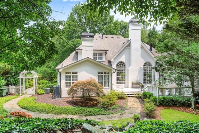 885 Carlton Ridge NE, Atlanta, GA 30342