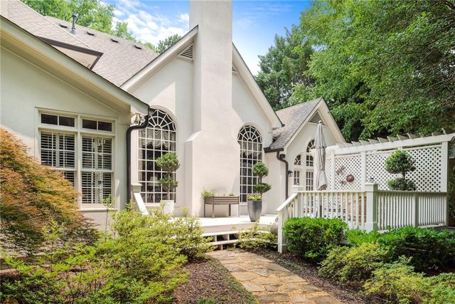 885 Carlton Ridge NE, Atlanta, GA 30342