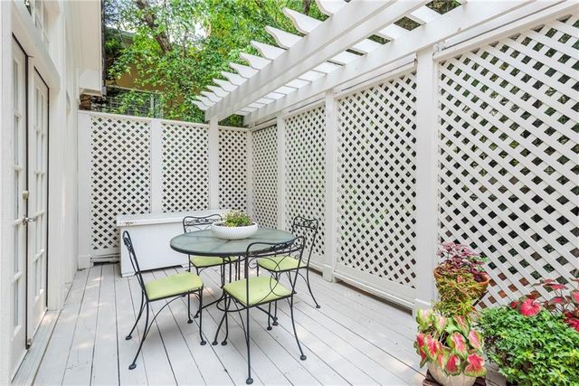 885 Carlton Ridge NE, Atlanta, GA 30342