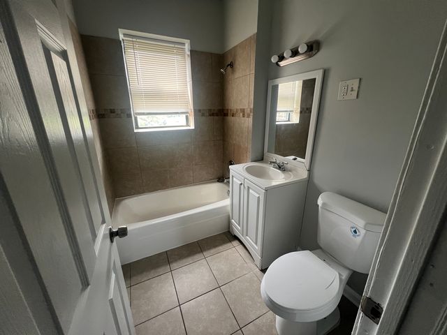 73 E 69th Street 2, Chicago, IL 60637