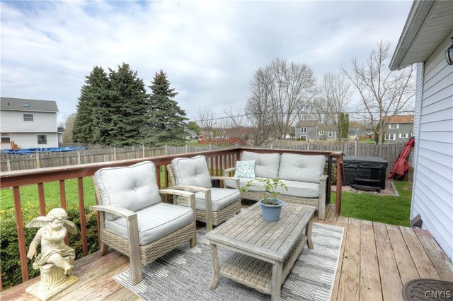 9469 Birch Tree Road, Cicero, NY 13029