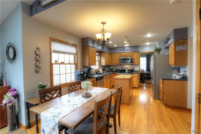 9469 Birch Tree Road, Cicero, NY 13029