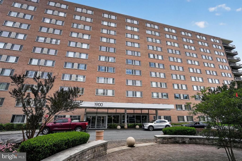 Image 1 of property listing at 1900 LYTTONSVILLE RD #1217, Silver Spring, MD 20910