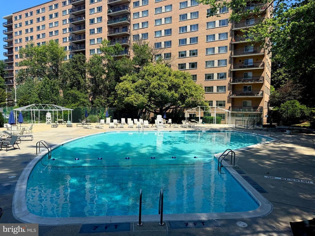 Image 15 of property listing at 1900 LYTTONSVILLE RD #1217, Silver Spring, MD 20910