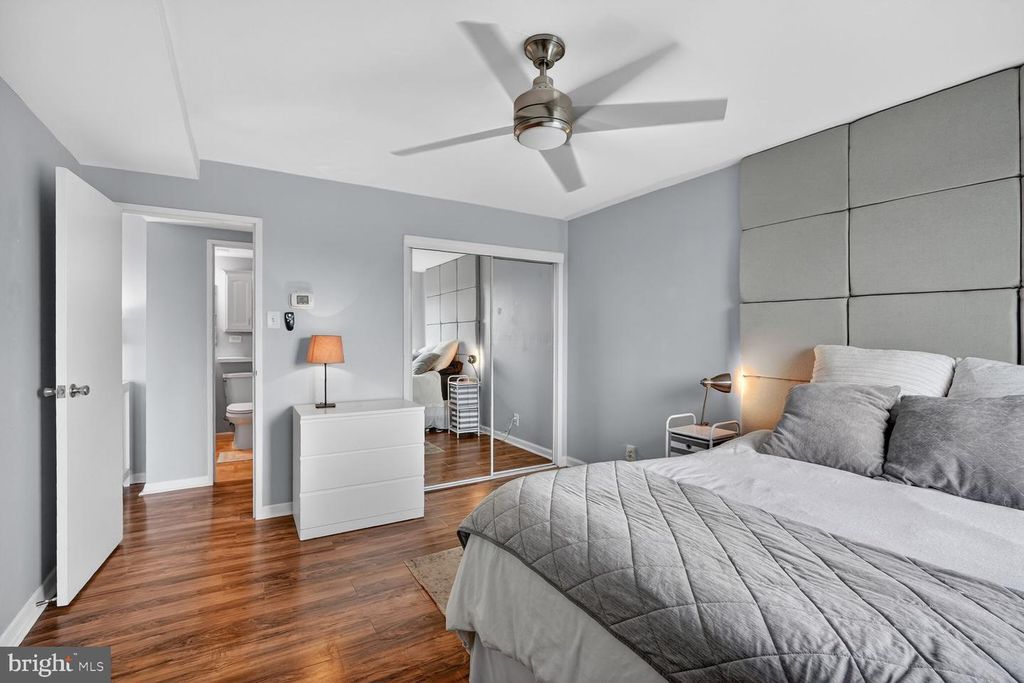 Image 8 of property listing at 1900 LYTTONSVILLE RD #1217, Silver Spring, MD 20910