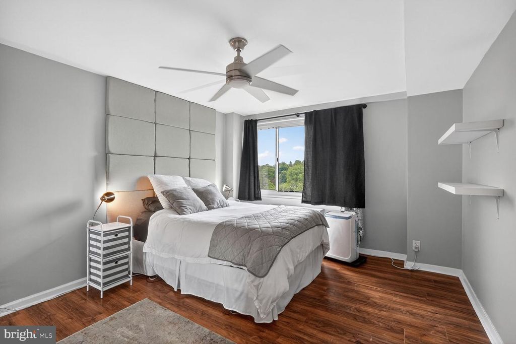 Image 9 of property listing at 1900 LYTTONSVILLE RD #1217, Silver Spring, MD 20910