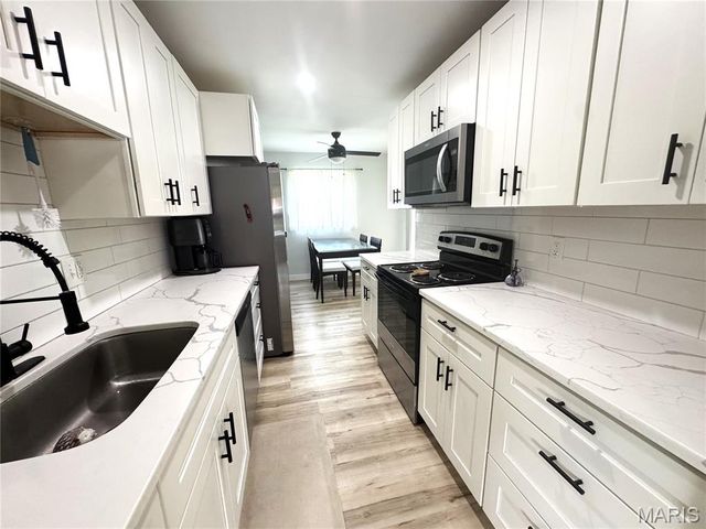 11093 Saturn Drive, Maryland Heights, MO 63043