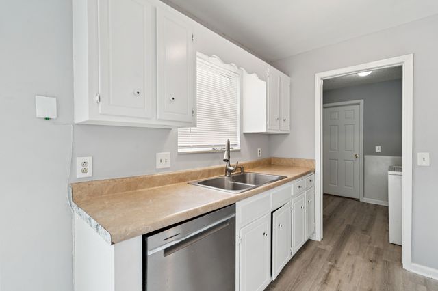 1205 Jacksons Hill Rd, Hermitage, TN 37076