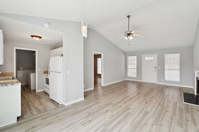 1205 Jacksons Hill Rd, Hermitage, TN 37076