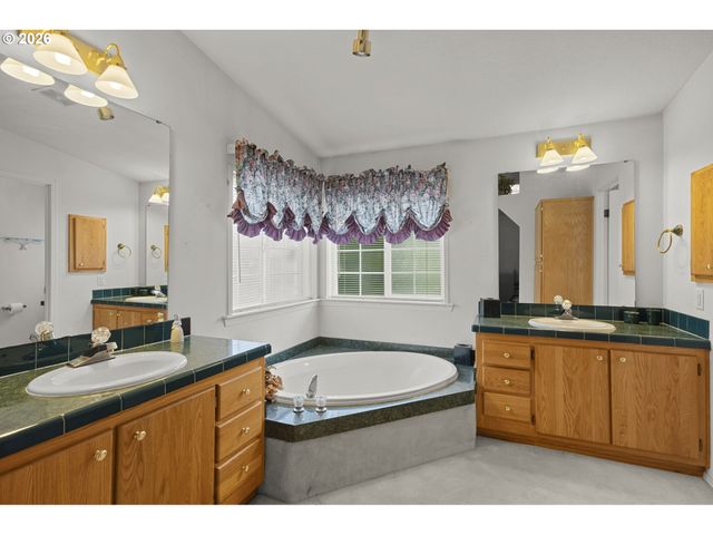 369 GUN CLUB Rd 100, Woodland, WA 98674