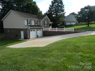 3111 Dry Ponds Road, Granite Falls, NC 28630