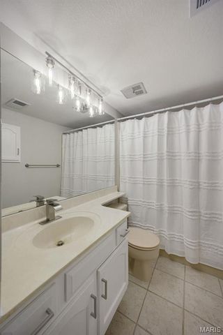 1420 Heritage Landing 207, St Charles, MO 63303