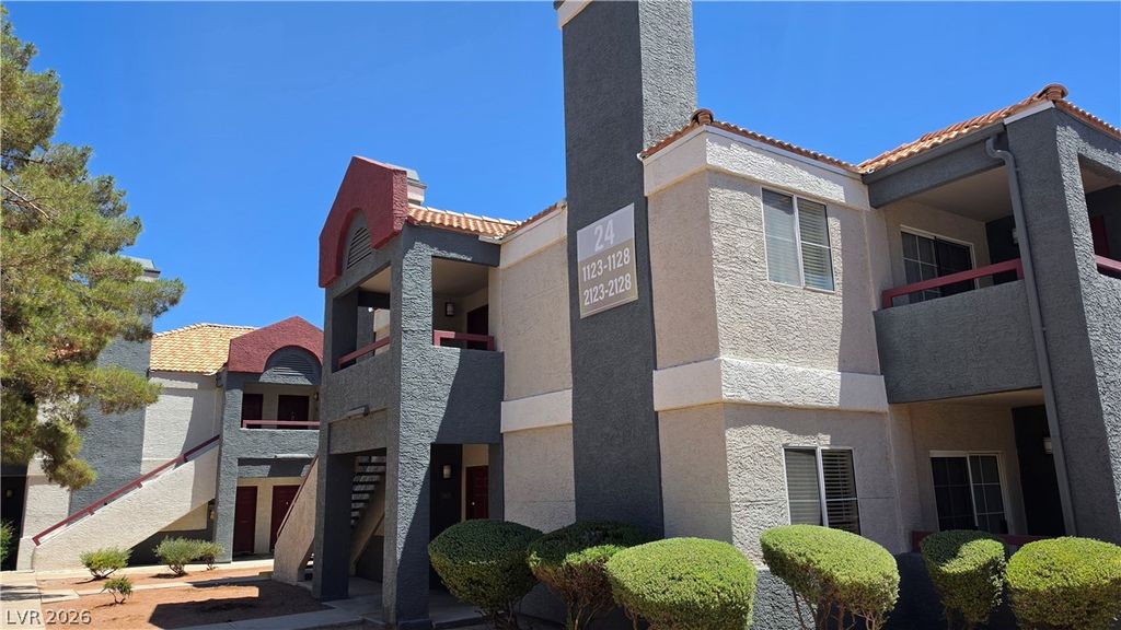 8600 CHARLESTON Boulevard 2124, Las Vegas, NV 89145