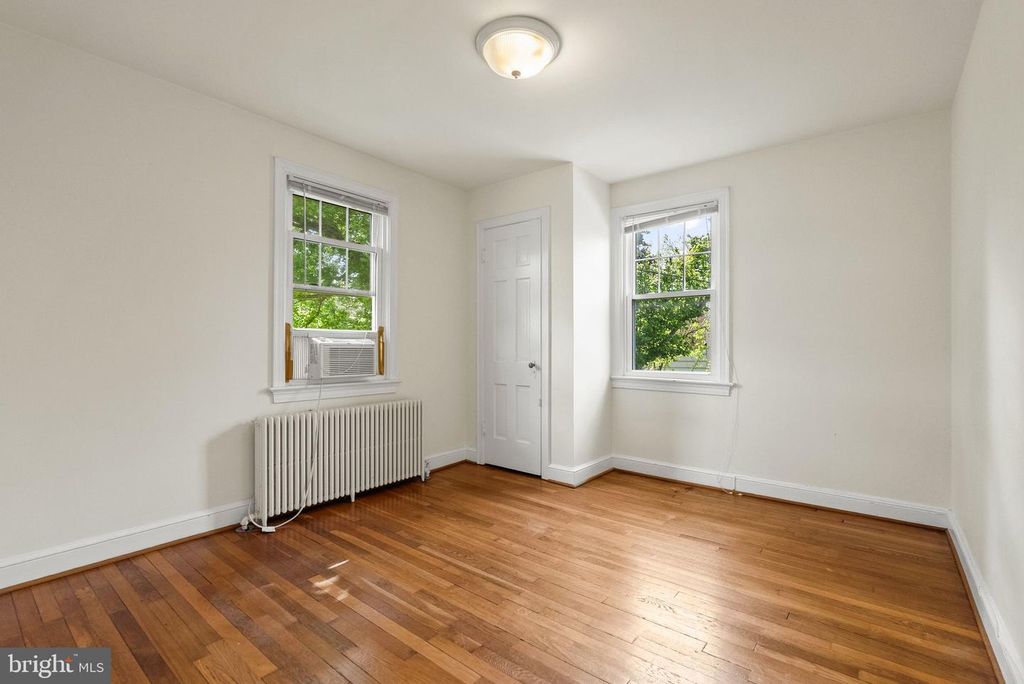 Image 12 of property listing at 8009 MAPLE RIDGE RD, Bethesda, MD 20814