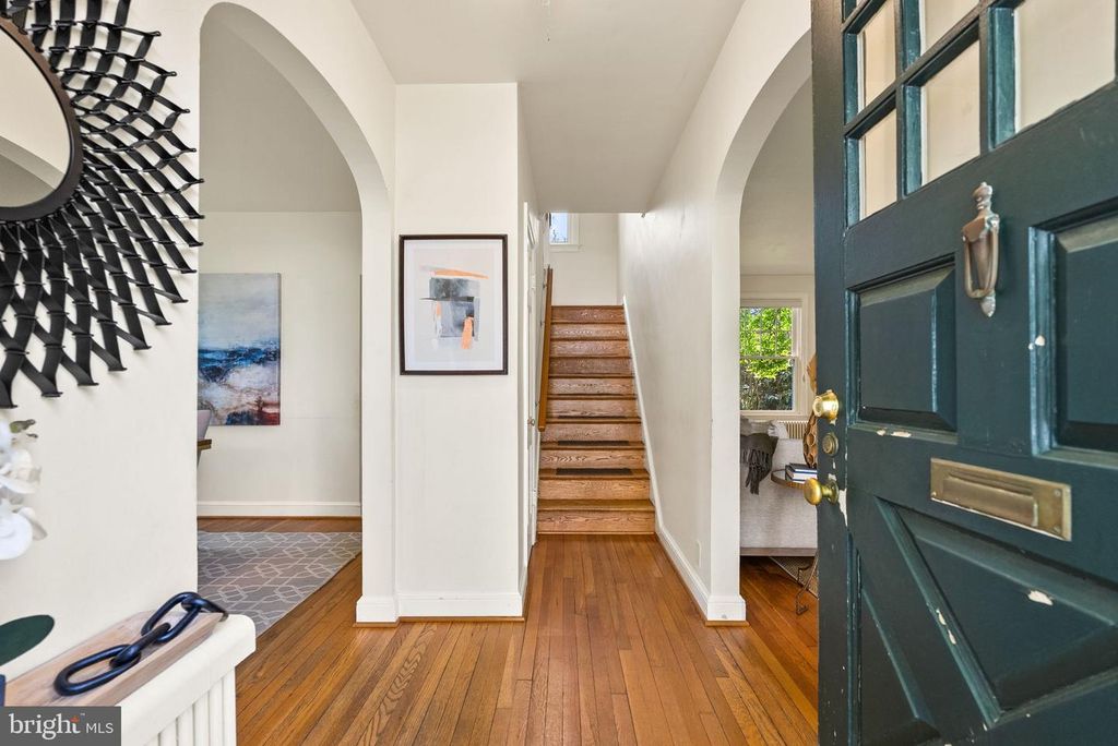 Image 2 of property listing at 8009 MAPLE RIDGE RD, Bethesda, MD 20814