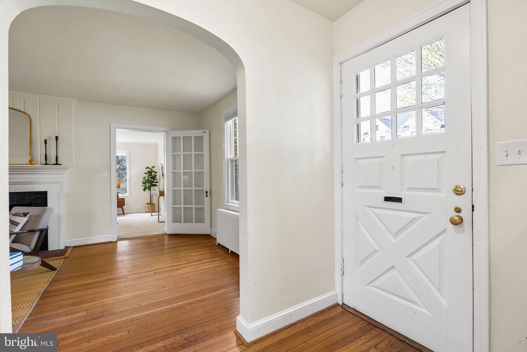 Image 3 of property listing at 8009 MAPLE RIDGE RD, Bethesda, MD 20814