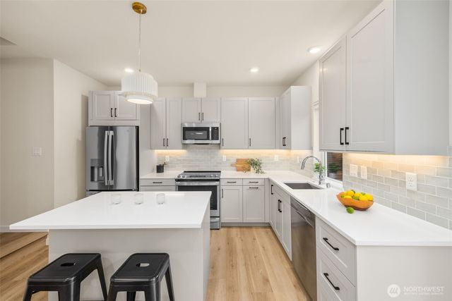 6226 7th Avenue NW, Seattle, WA 98107