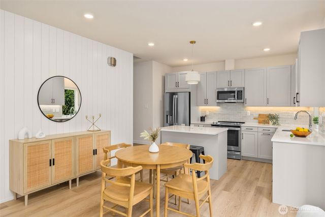 6226 7th Avenue NW, Seattle, WA 98107