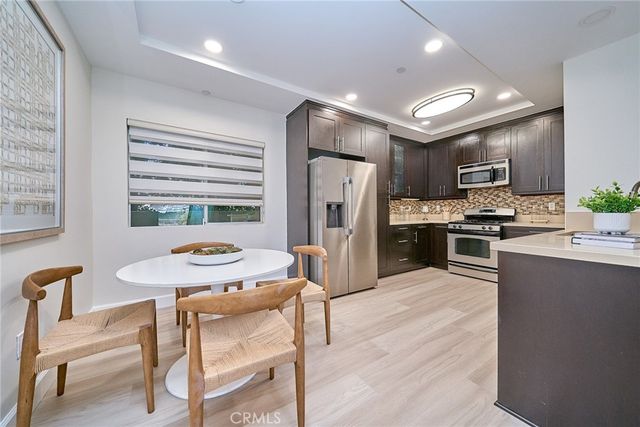 5525 W Olympic Boulevard 202, Los Angeles, CA 90036