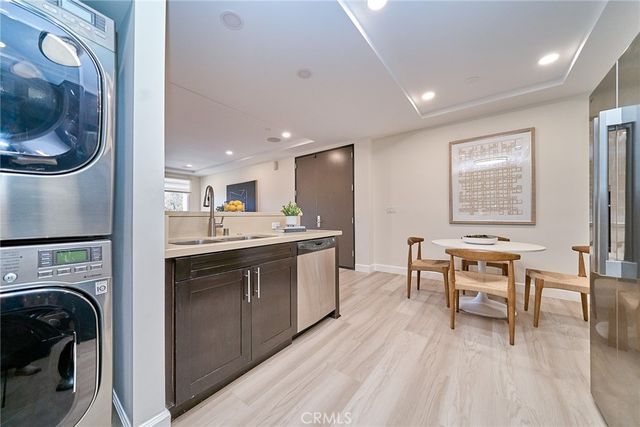 5525 W Olympic Boulevard 202, Los Angeles, CA 90036