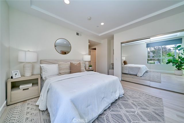 5525 W Olympic Boulevard 202, Los Angeles, CA 90036