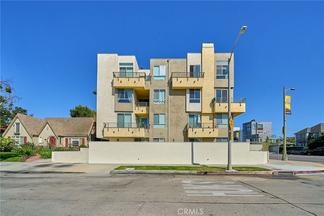 5525 W Olympic Boulevard 202, Los Angeles, CA 90036