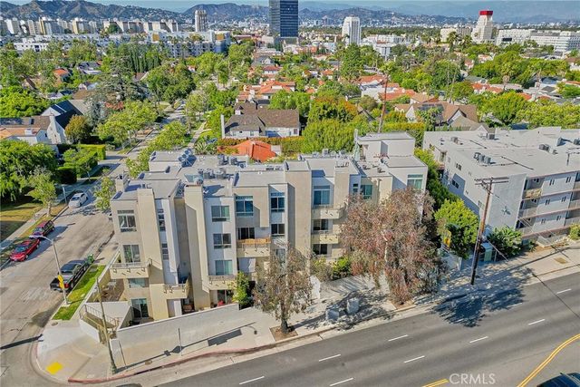5525 W Olympic Boulevard 202, Los Angeles, CA 90036