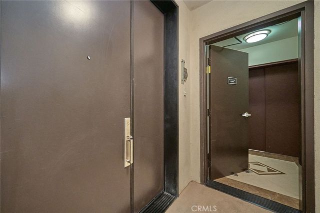 5525 W Olympic Boulevard 202, Los Angeles, CA 90036