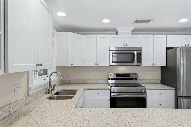 5803 DE PALMAS AVENUE, Holmes Beach, FL 34217