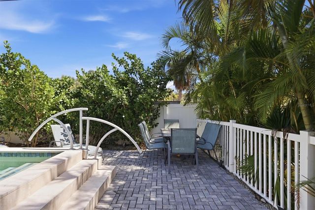 5803 DE PALMAS AVENUE, Holmes Beach, FL 34217