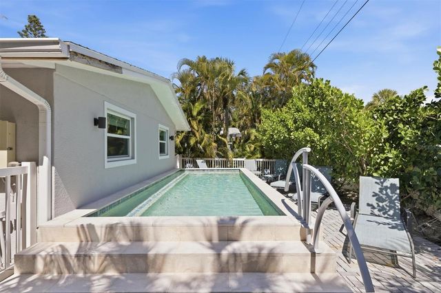 5803 DE PALMAS AVENUE, Holmes Beach, FL 34217