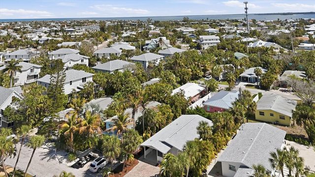 5803 DE PALMAS AVENUE, Holmes Beach, FL 34217