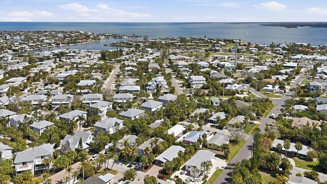 5803 DE PALMAS AVENUE, Holmes Beach, FL 34217