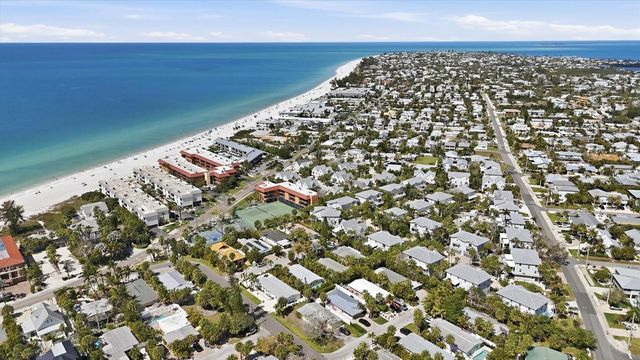 5803 DE PALMAS AVENUE, Holmes Beach, FL 34217