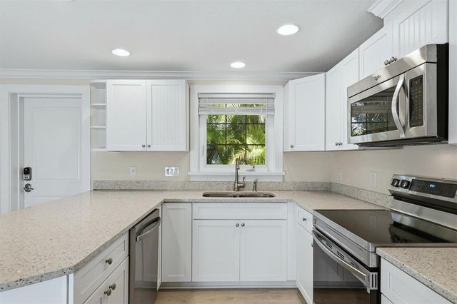 5803 DE PALMAS AVENUE, Holmes Beach, FL 34217