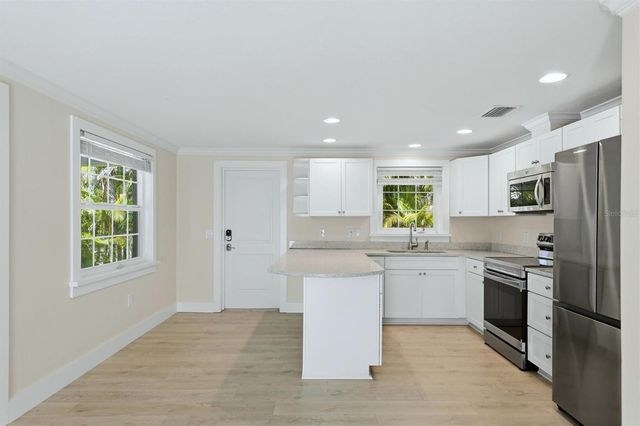 5803 DE PALMAS AVENUE, Holmes Beach, FL 34217